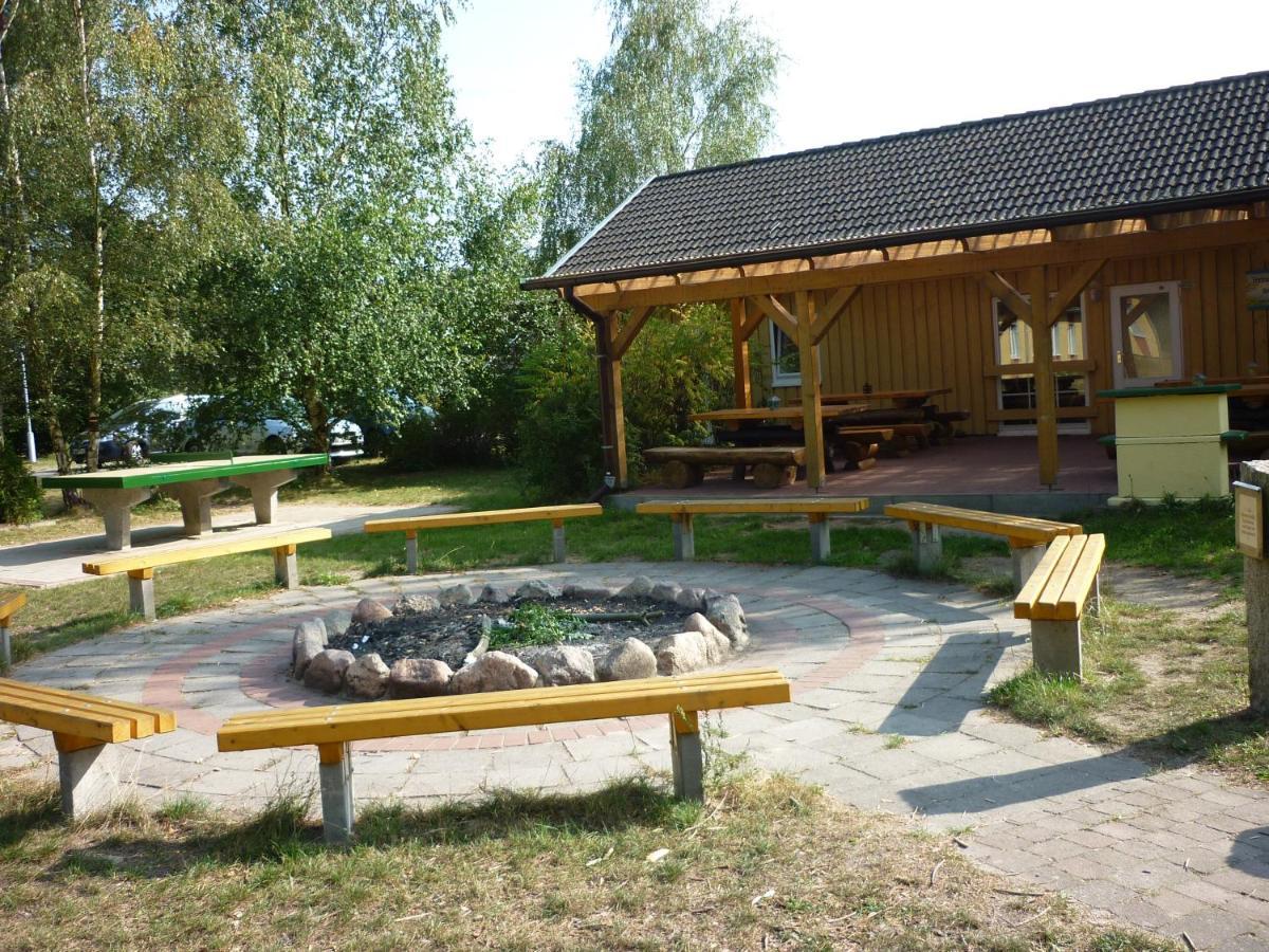 Gruppenbungalow-Waldhaus-Am Ferienpark Mirow Exteriér fotografie